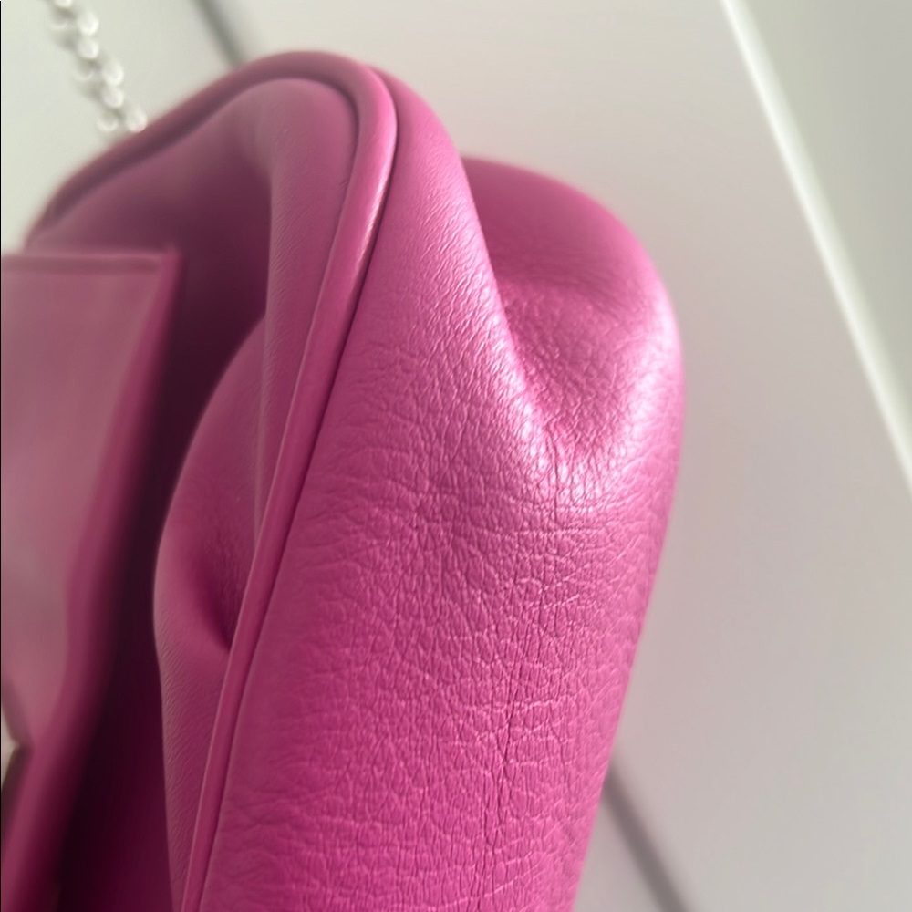 📍SOLD📍Fendi Magenta Shoulder Bag with Silver Chain Detail - Picture 7 of 14